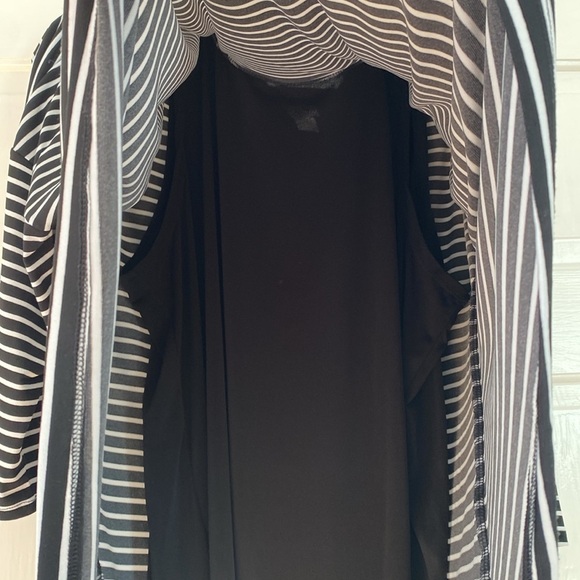 Chico’s Size 3 Layered Striped Blouse Black and White Classic Blouse Chicos XL - Picture 6 of 7